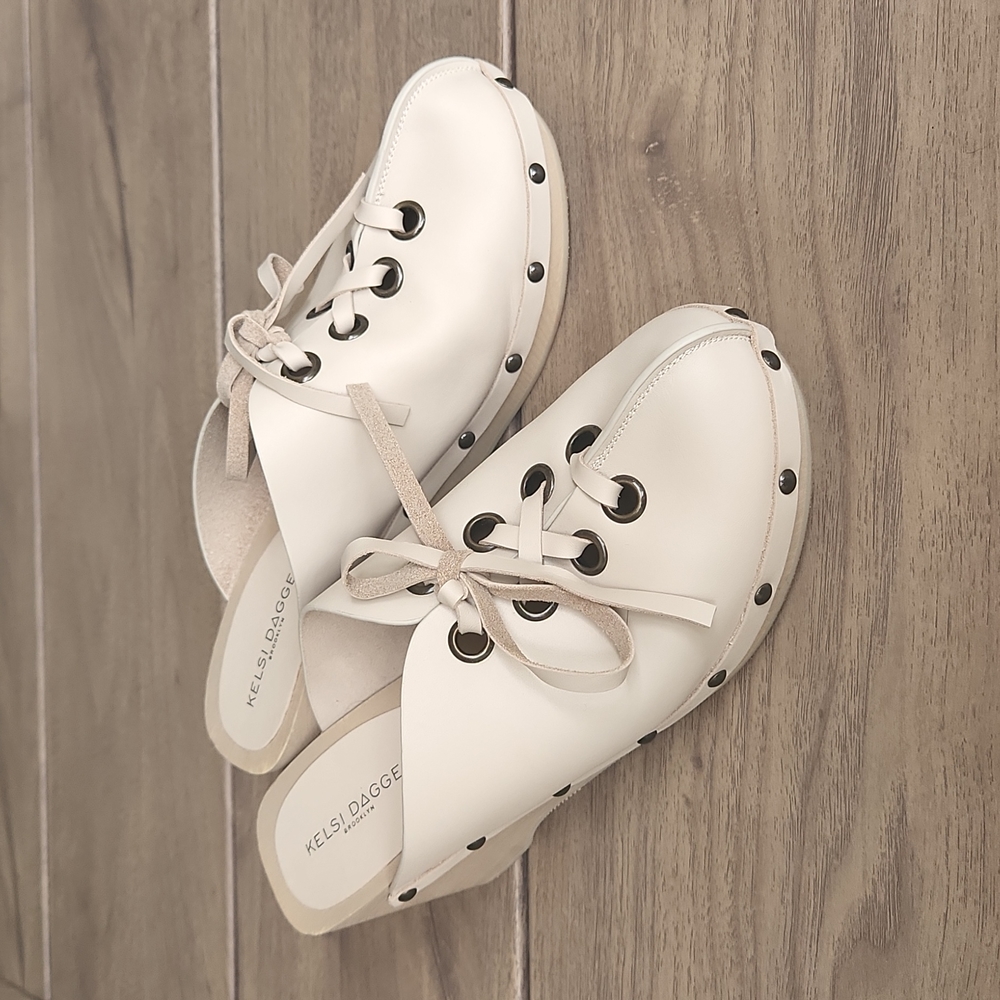 Kelsi Dagger  clogs 8.5